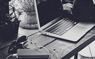 英媒：利物浦高层支持斯洛特