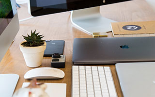 意甲媒体热议：德比之战最后时刻阿莱格里选择用巴特萨吉顶替埃斯图皮尼安首发，太对了